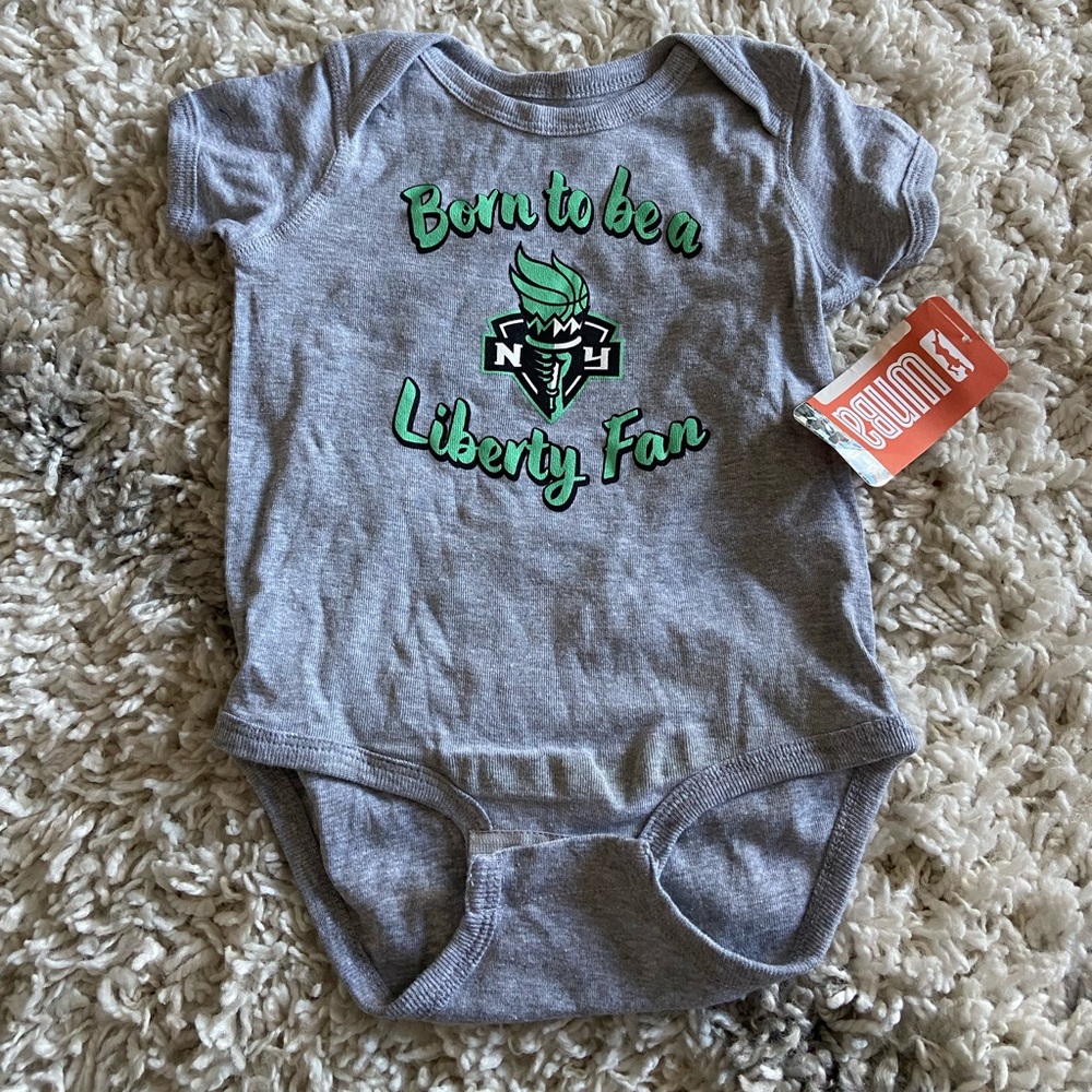 NWT New York Liberty Outfit